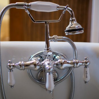 Debourge Guesthouse - Bright Star Clawfoot Tub - Bed & Breakfast Near Me - Washington, Missouri Debourge Guesthouse - Bright Star Clawfoot Tub - Bed & Breakfast Near Me - Washington, Missouri