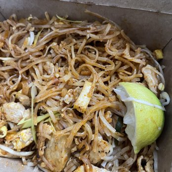 Buddha Barn - Chicken pad Thai - Thai Near Me - Cincinnati, Ohio