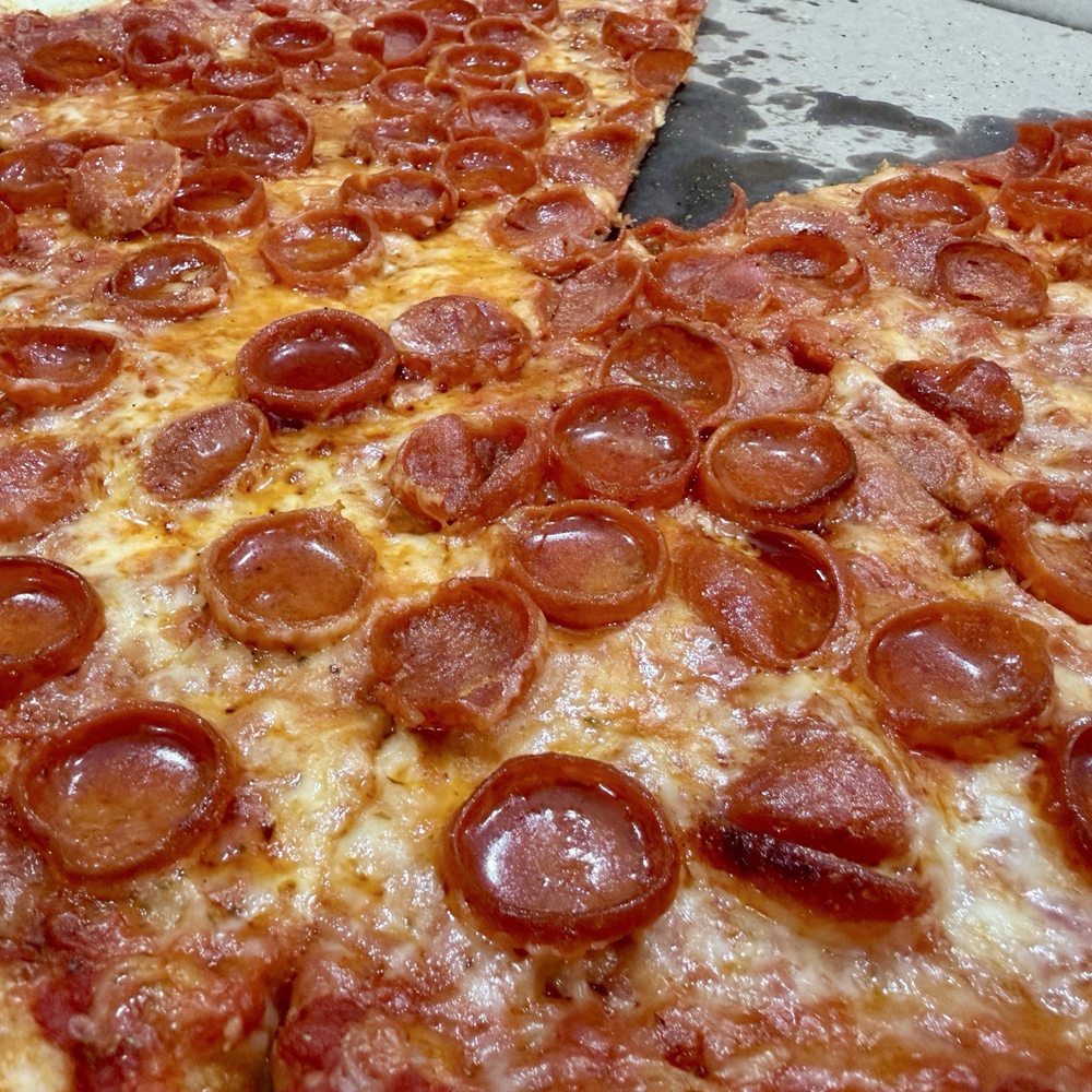 Nicko's Pizza - Pepperoni pizza - Pizza Near Me - Euharlee, Georgia