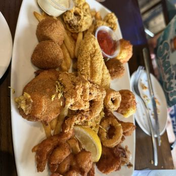 Sharky's Waterfront Grill - Delicious Shark Bait Crispy Fried Calamari - Seafood Near Me - Kingwood, Texas