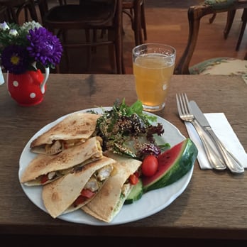 Kafi Dihei - Today's special: Poulet Quesadillas! Looks amazing!!! - Coffee & Tea Near Me - Zürich, ZH