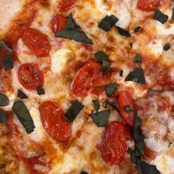 Freak Brothers Pizza - Margherita Pizza (not burnt and super good) - Pizza Near Me - Phoenix, Arizona