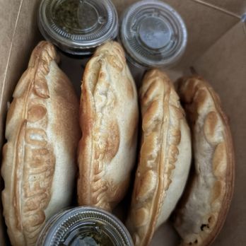 El Sanguchetto - Empanada de carne (Beef)! Delicious! - Bakeries Near Me - Paramount, California