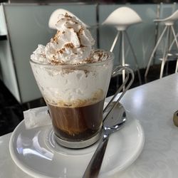Blanco y Negro - Capuchino
