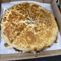 Kocoroko Munchies - Birria pizza