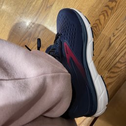 Brooks Dyed 11