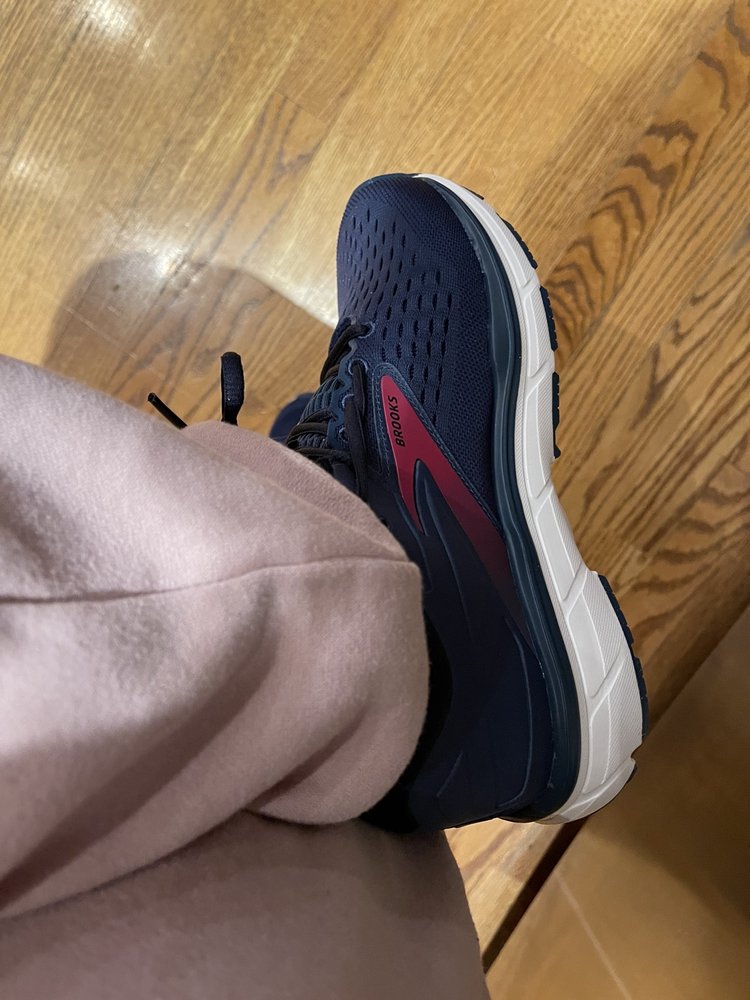 RUNNING FOR KICKS Updated September 2024 82 Photos & 78 Reviews 7158 W 127th St, Palos