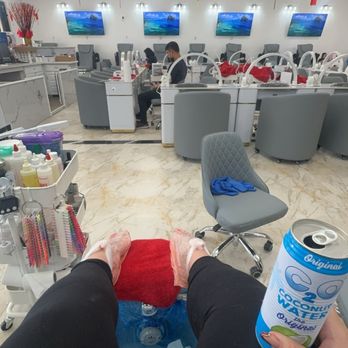 Luxe Nail and Spa Lounge - Another pedicure by the one and only Andy! - Nail Salons Near Me - Torrance, California Luxe Nail and Spa Lounge - Another pedicure by the one and only Andy! - Nail Salons Near Me - Torrance, California