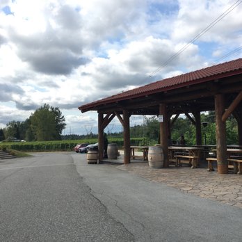 Backyard Vineyards - Beautiful grounds - Wineries Near Me - Langley, British Columbia