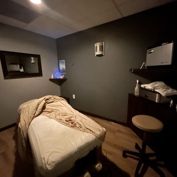 Massage Heights - Simple room - Massage Near Me - Decatur, Georgia Massage Heights - Simple room - Massage Near Me - Decatur, Georgia