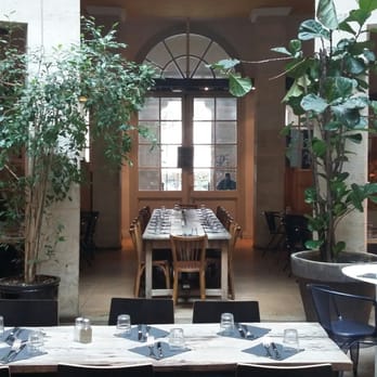 La Rotonde Stalingrad - French Near Me - Paris, 75