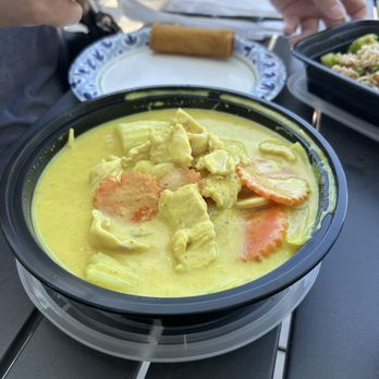 Ta Lew Thai Bistro - Yellow curry with chicken - Thai Near Me - Gilbert, Arizona Ta Lew Thai Bistro - Yellow curry with chicken - Thai Near Me - Gilbert, Arizona