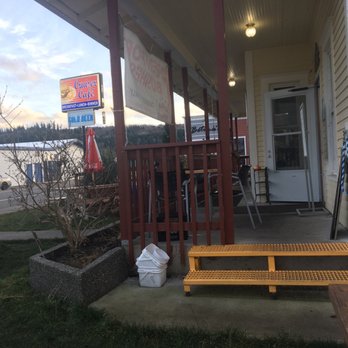 Cruiser Cafe - Outdoor seating in front and along side. - American Near Me - Eatonville, Washington