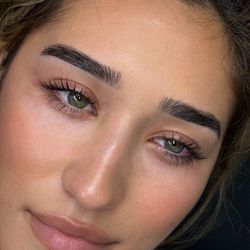 Pretty Aura - Wake up with effortlessly lifted lashes   Enhance your natural beauty