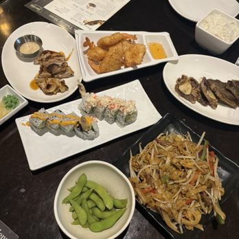Sparkly Japanese Thai - Table of dishes off the lunch tasting menu - Sushi Bars Near Me - Vaughan, Ontario