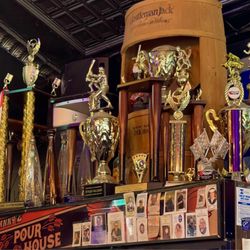 Johnny'Z Pour House - Interior