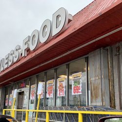 Payless Supermarket - Entrance