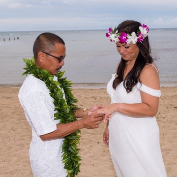 A Wedding in Hawaii - Wedding Planning Near Me - Honolulu, Hawaii