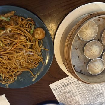 Bushi Bushi - Soup dumplings, and F2. Combo Lo Mein - Dim Sum Near Me - Dallas, Texas Bushi Bushi - Soup dumplings, and F2. Combo Lo Mein - Dim Sum Near Me - Dallas, Texas