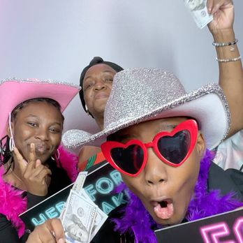 R B Photobooth - Photo Booth Rentals Near Me