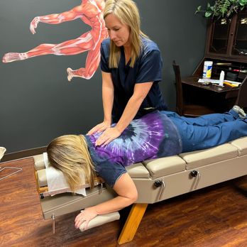 Chiropractic Associates Of Murfreesboro - Dr Tara Daniel adjusting another happy patient! - Chiropractors Near Me - Murfreesboro, Tennessee Chiropractic Associates Of Murfreesboro - Dr Tara Daniel adjusting another happy patient! - Chiropractors Near Me - Murfreesboro, Tennessee