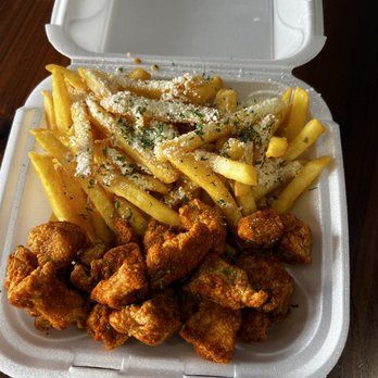 Zero Degrees - #1 combo sale and pepper chicken mild and garlic fries - Bubble Tea Near Me - Orlando, Florida