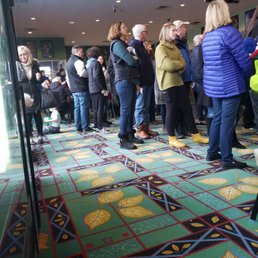 Apparently organization is not a thing here. This place is overcrowded because they start all the movies essentially at the same time. Apparently organization is not a thing here. This place is overcrowded because they start all the movies essentially at the same time.