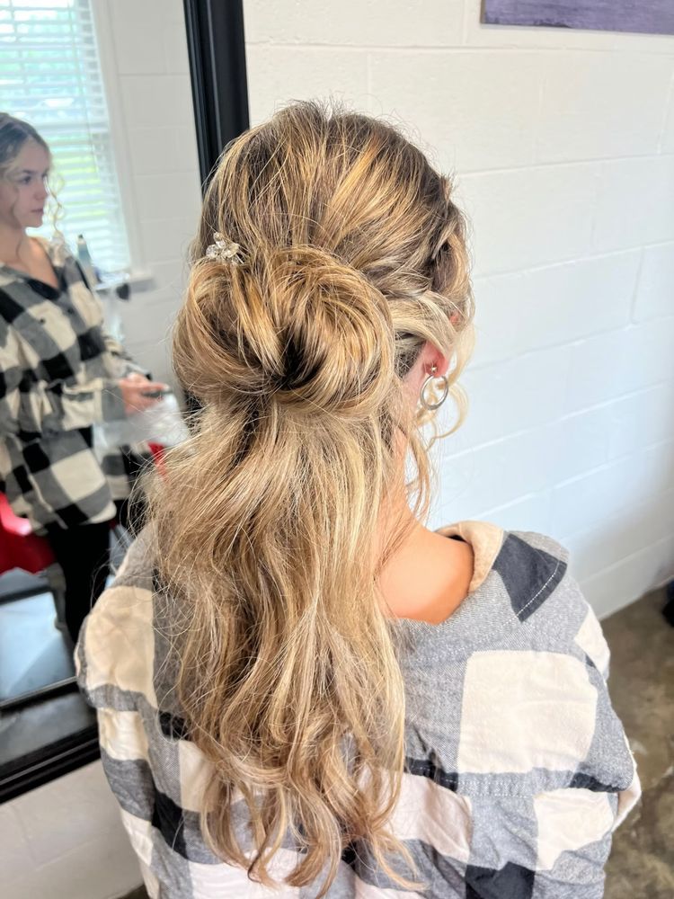 Mad Hair Studio Logo