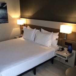 AC Hotel by Marriott Sant Cugat - The hotel and the bedrooms are very new, modern & stylish