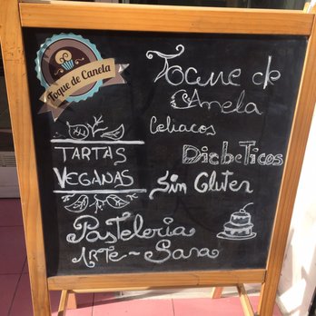 Toque de Canela - Chalkboard sign out front - Desserts Near Me - Zaragoza, Z