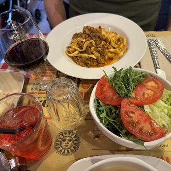 Zerocinquantino - Ragu and salad - Wine Bars Near Me - Bologna, BO