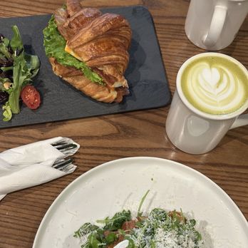 La Foret - Cafes Near Me - Coquitlam, British Columbia