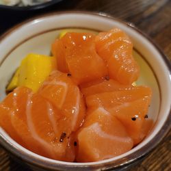 Hoshi Sushi - Salmon mango salad