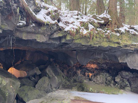Narusawa Ice Cave by null