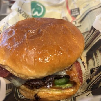 Wahlburgers - BBQ bacon burger - American Near Me - Cabazon, California