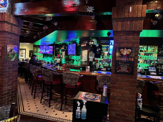 Steiner's Pub by null