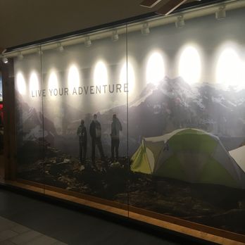 Daniel Company Wallcoverings - Eddie Bauer Wallcovering - Wallpapering Near Me