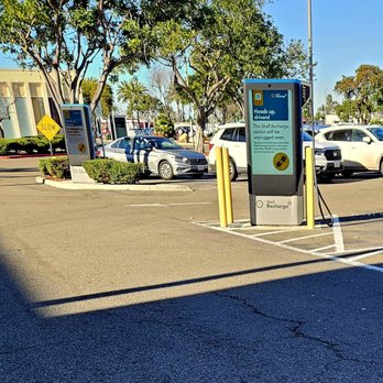 Chula Vista Center - Electric charging stations - Shopping Centers Near Me - Chula Vista, California