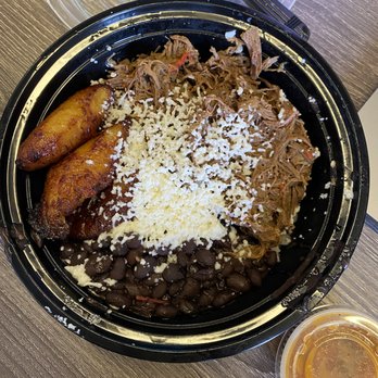 Bienmesabe - Pabellon Bowl - Venezuelan Near Me - Chicago, Illinois