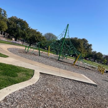 Garrett Park - Jungle Gym - Parks Near Me - Dallas, Texas