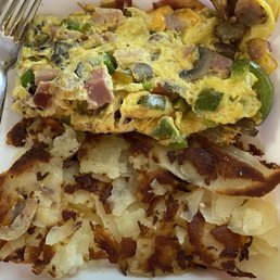 Omelette and hash browns
