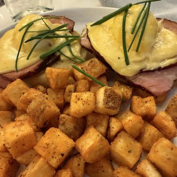 Cafe Americano Paris - Classic Benedict - Breakfast & Brunch Near Me - Las Vegas, Nevada