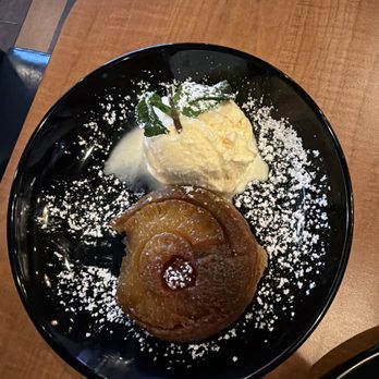 Toast & Tonique - Pineapple upside down cake - Breakfast & Brunch Near Me - Newark, California