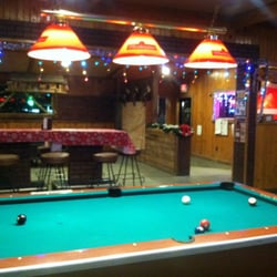Schoolhouse Bar - Pool tables and entrance