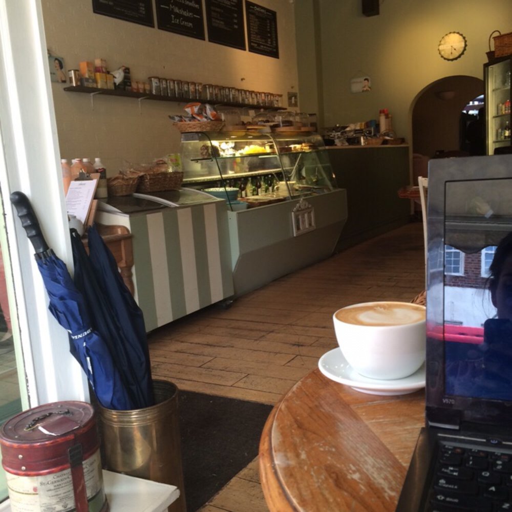 Abacus Coffee House - Cozy place to get work done - Coffee & Tea Near Me - East Twickenham, XGL