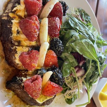 Ko'sin - Fig and Berry Toast - New American Near Me - Phoenix, Arizona