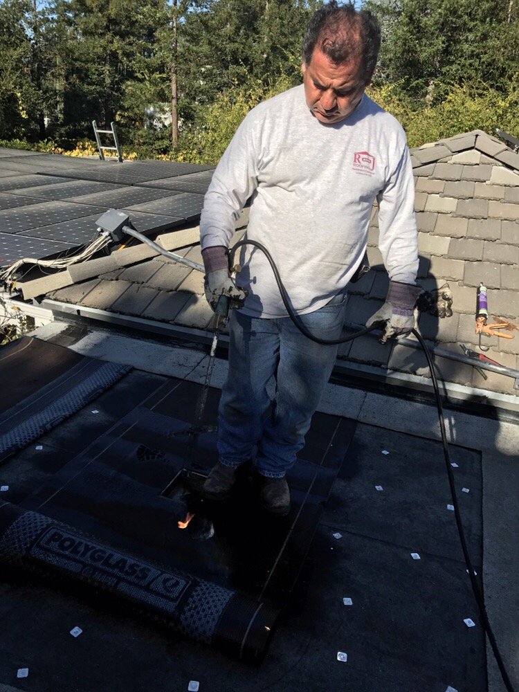 Slide of R&J Roofing