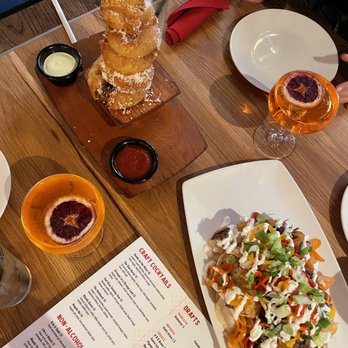 Gordon Ramsay Burger - Beer-Battered Onion Rings - Salad Near Me - Chicago, Illinois