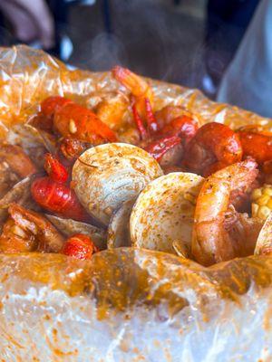 Cap't Loui - Cajun Seafood Boil by null
