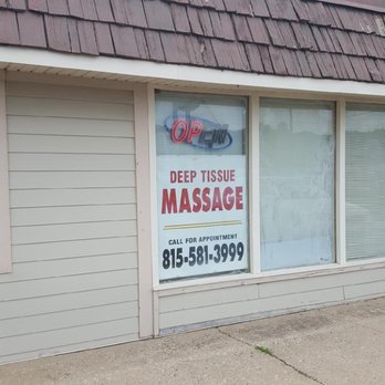 McHenry Medical Center - Chiropractors Near Me - McHenry, Illinois McHenry Medical Center - Chiropractors Near Me - McHenry, Illinois